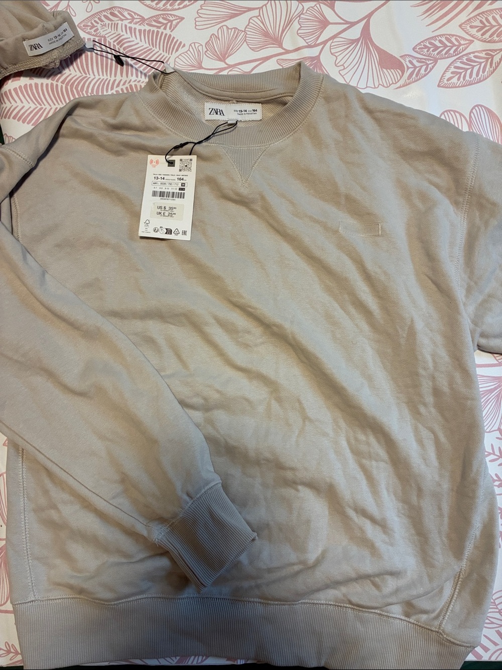 Zara Kids Crewneck Sweater in Beige